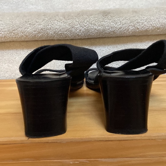 browns black sandals - Picture 4 of 9